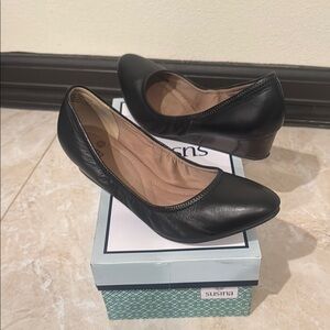 Susina Black Leather Flats with a slight wedge